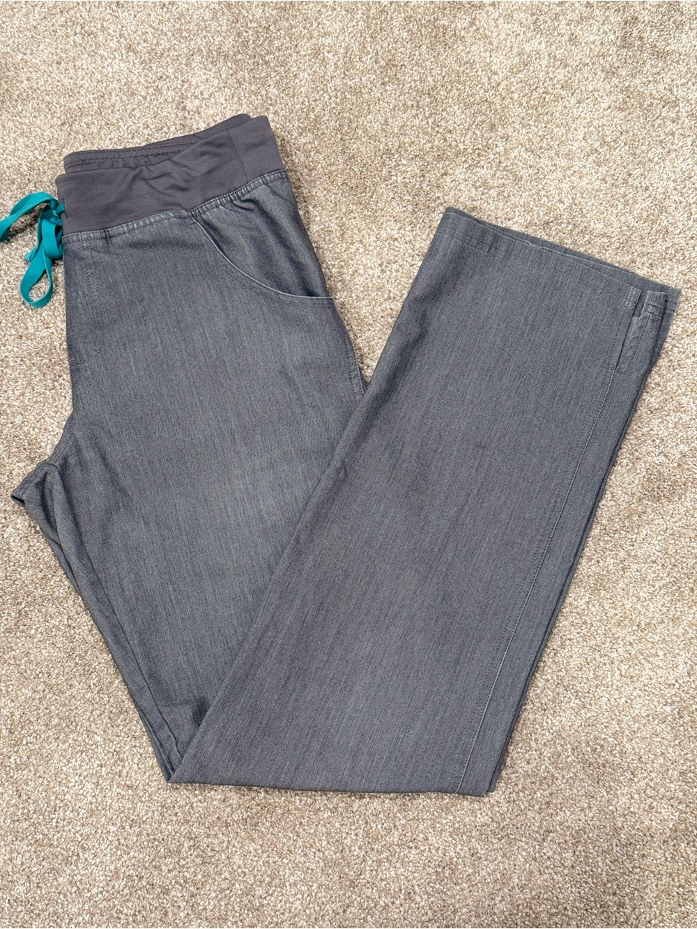 FIGS Graphite Kade Cargo Scrub Pants Womens Small Tall Straight Leg Gray Pockets